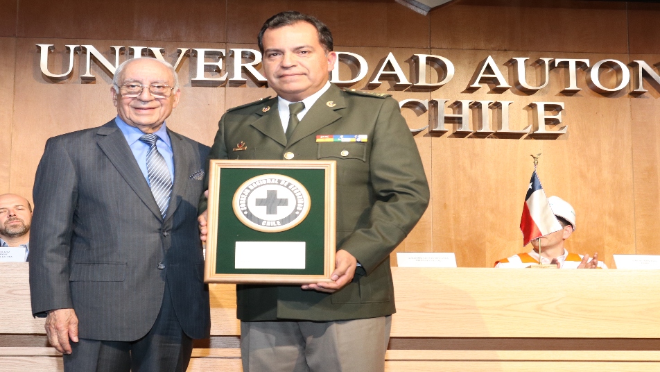 Bomberos de Chile recibe reconocimiento por parte del Consejo Nacional de Seguridad